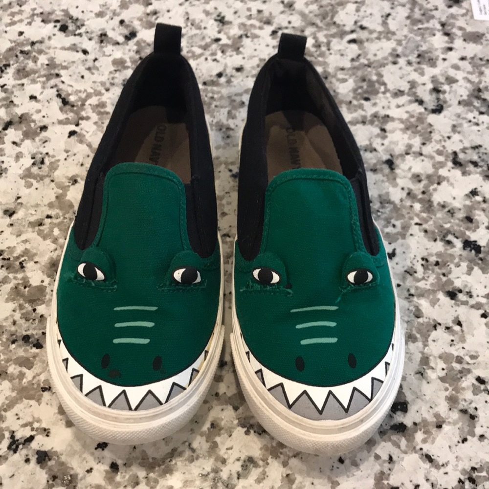 Boy slip on tennis shoes